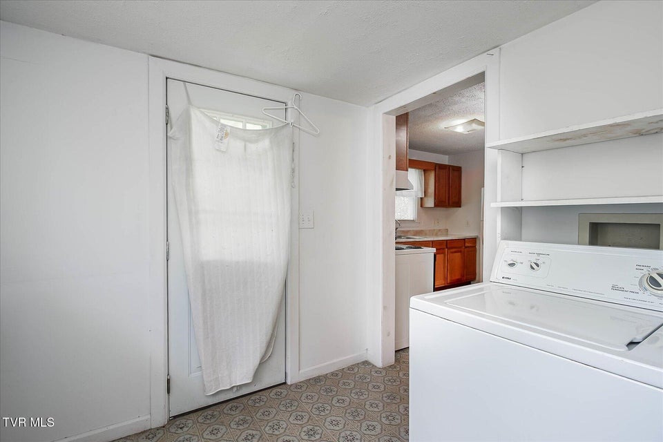 Photo #18: 227 Jonesboro Drive