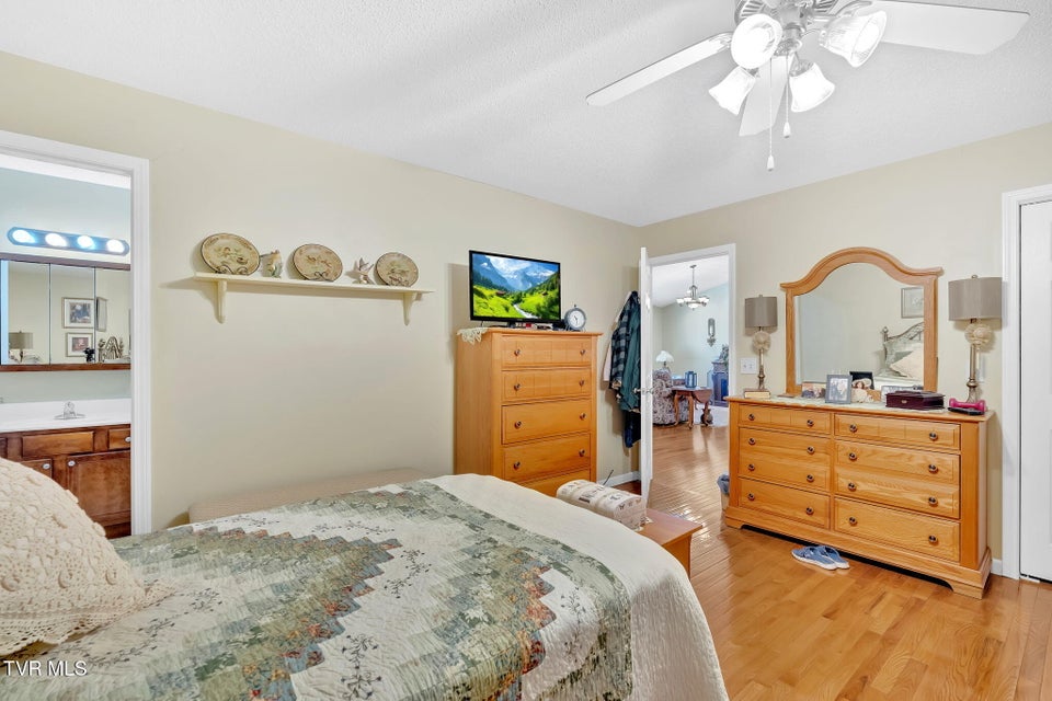 Photo #5: 210 Taylor Drive