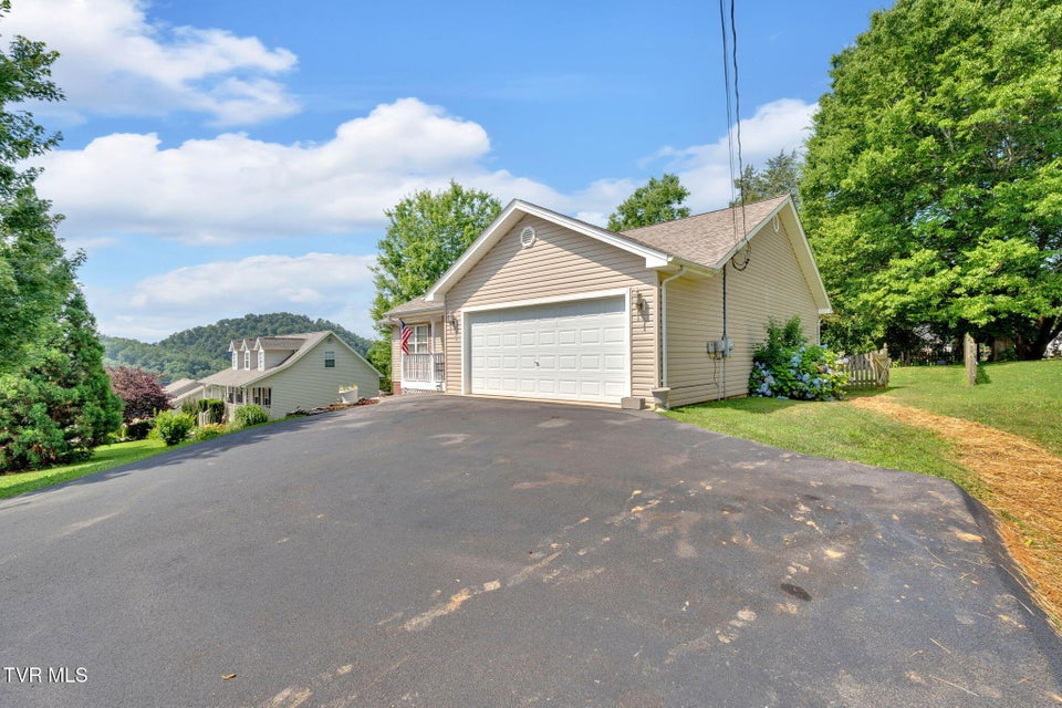 Photo #27: 210 Taylor Drive