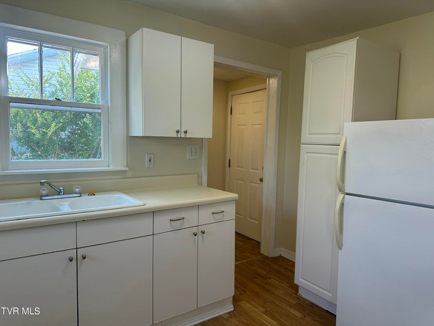 Photo #9: 613 Spruce Street