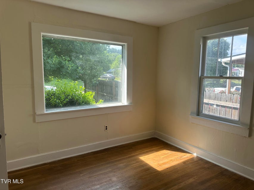 Photo #11: 613 Spruce Street
