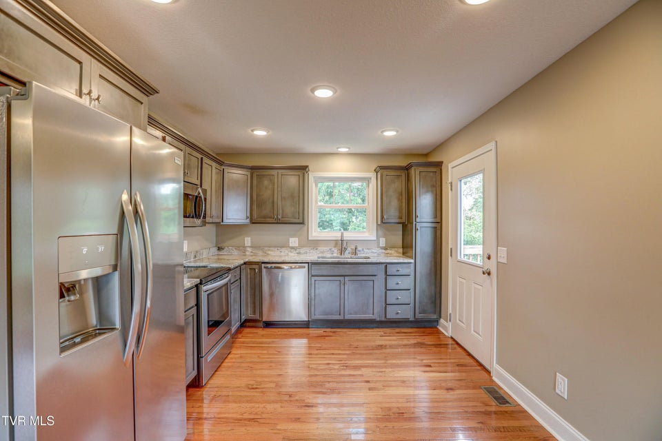 Photo #9: 136 Wilkshire Place