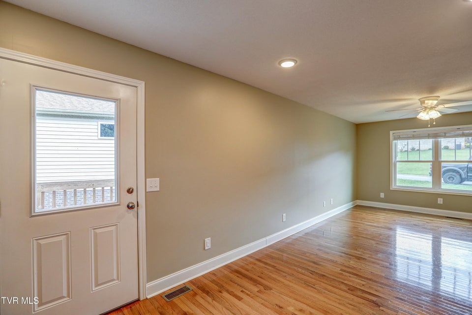 Photo #12: 136 Wilkshire Place