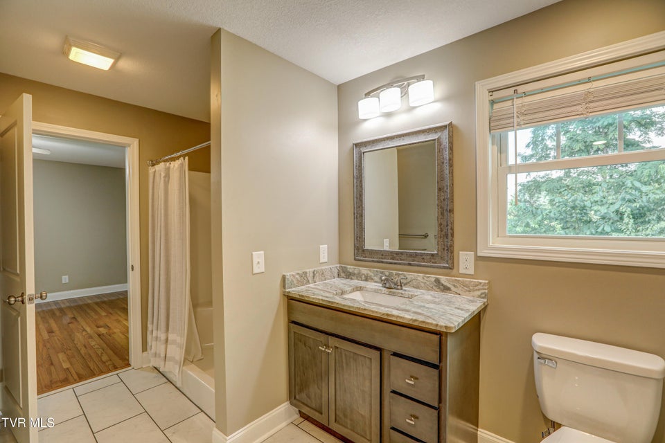 Photo #14: 136 Wilkshire Place