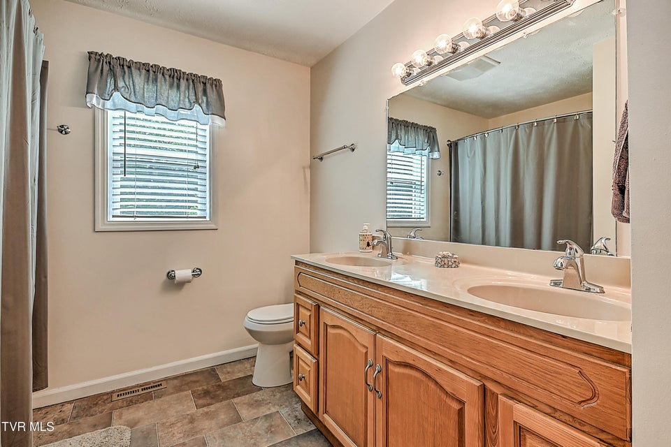 Photo #15: 116 Regency Drive