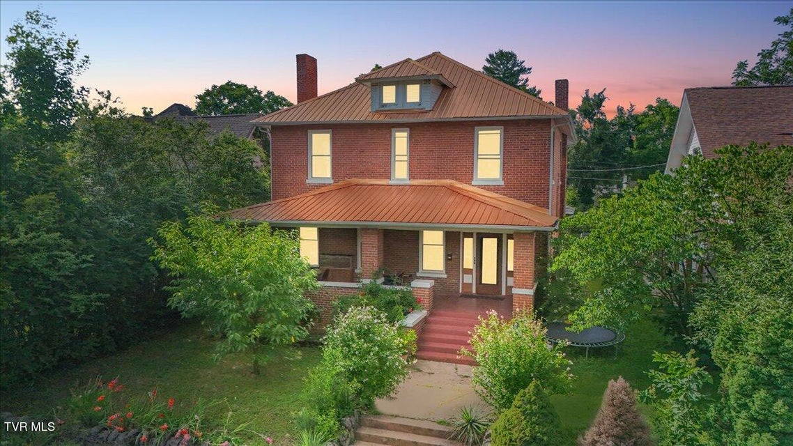 Photo #2: 909 Highland Avenue