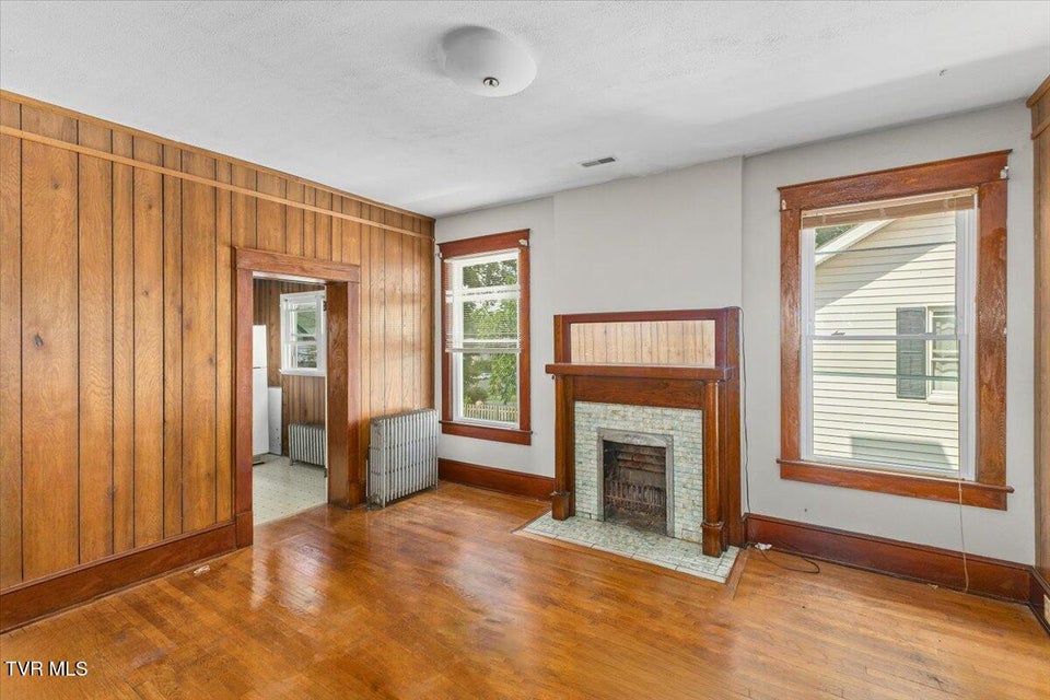Photo #41: 909 Highland Avenue