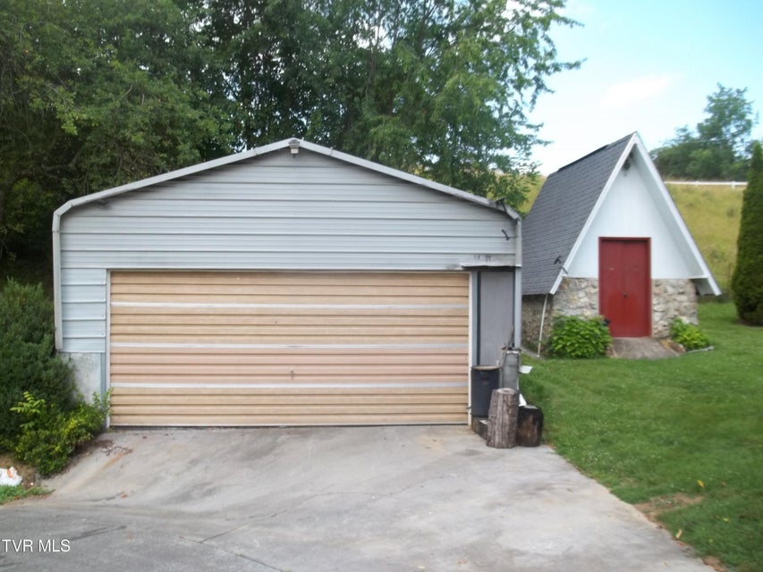 Photo #11: 313 Milburn Avenue