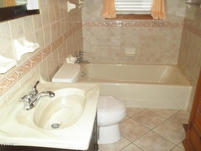 Photo #26: 313 Milburn Avenue