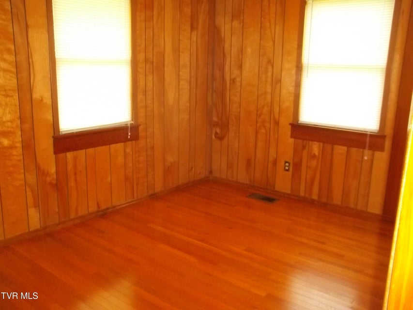 Photo #27: 313 Milburn Avenue