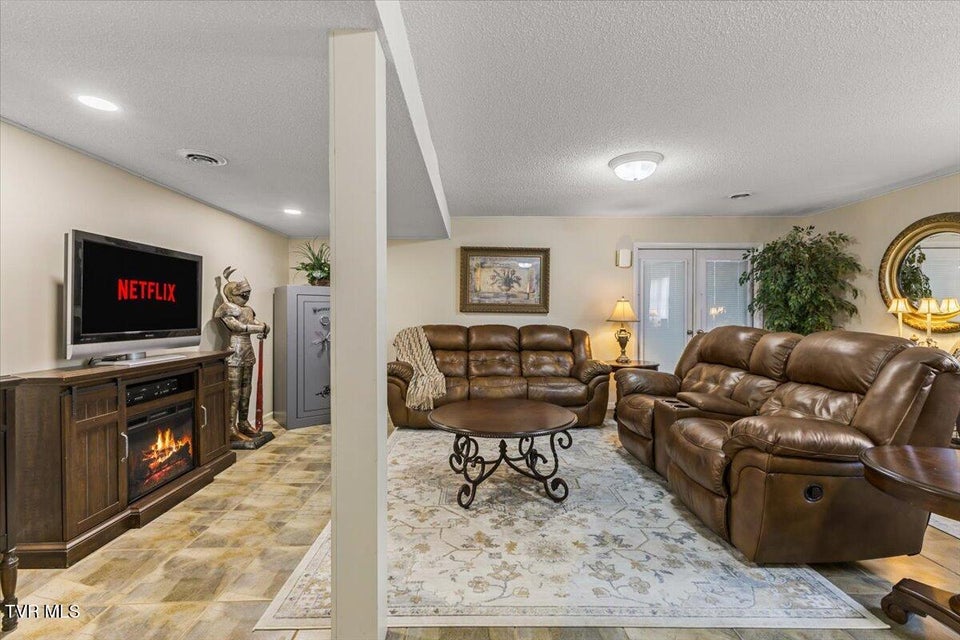 Photo #23: 1207 Tanglewood Drive