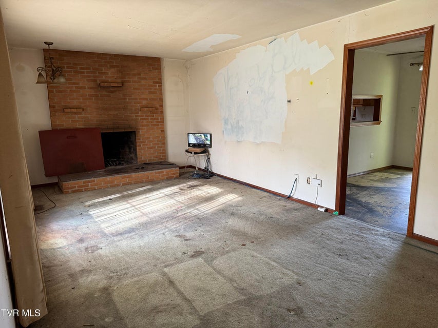 Photo #2: 195 Pineview Drive