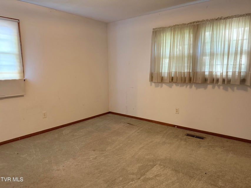Photo #4: 195 Pineview Drive