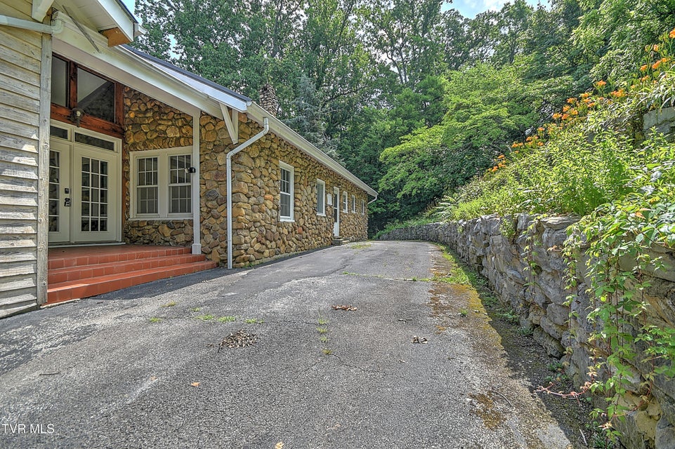 Photo #3: 1027 Summer Street