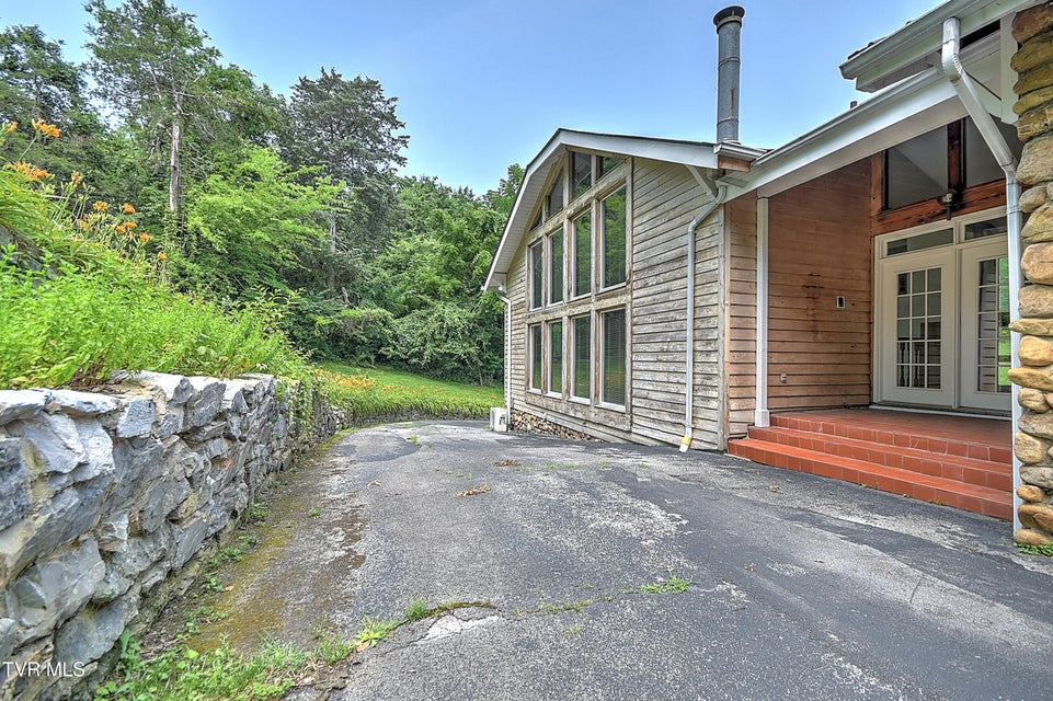 Photo #4: 1027 Summer Street