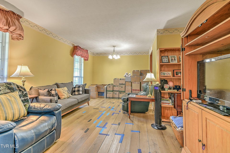 Photo #8: 105 Willcrest Circle