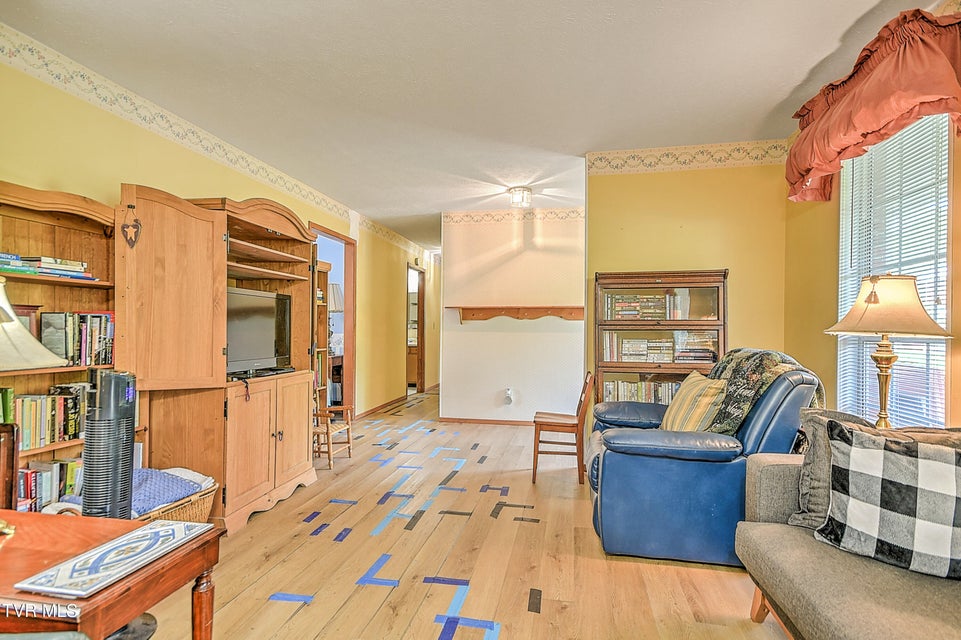 Photo #10: 105 Willcrest Circle