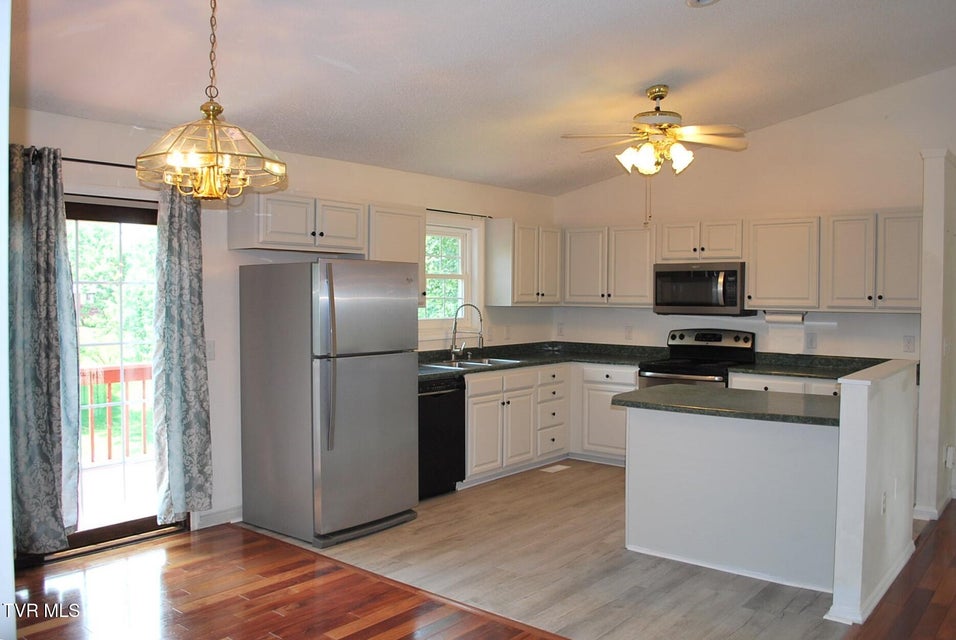Photo #19: 115 Chimney Top Lane