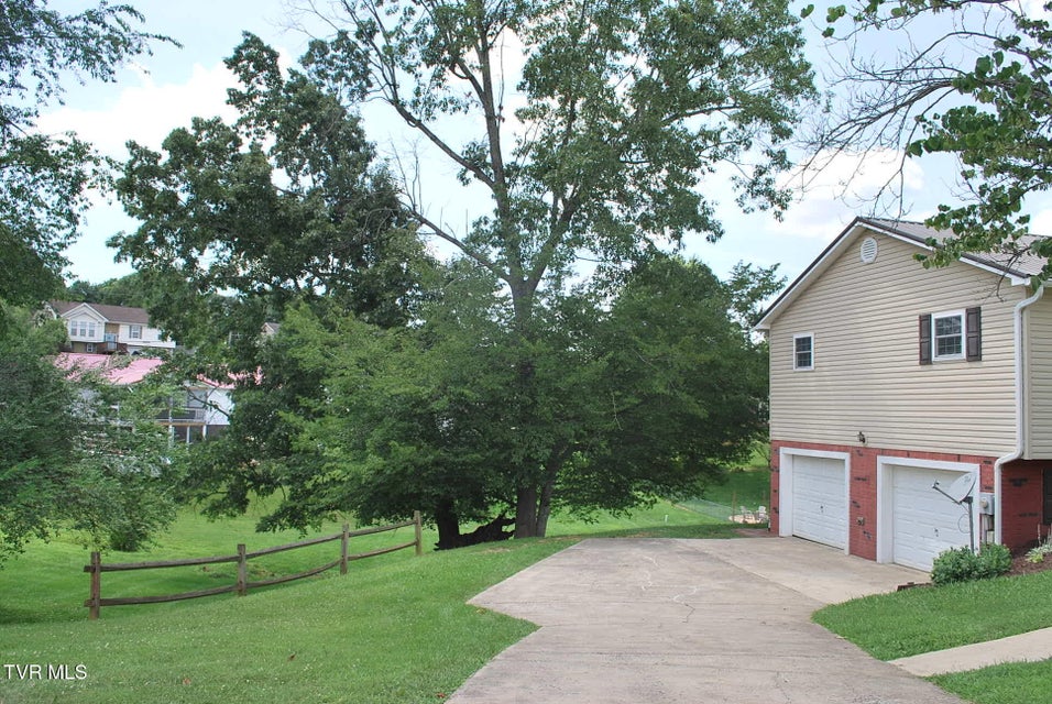 Photo #5: 115 Chimney Top Lane