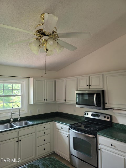 Photo #18: 115 Chimney Top Lane