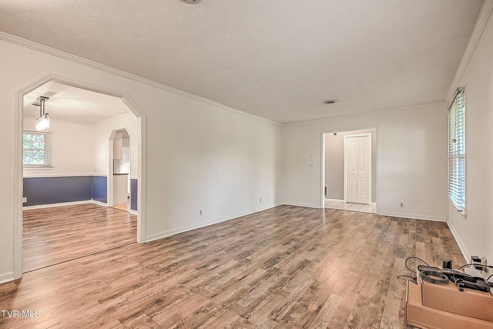 Photo #5: 112 Hillview Road