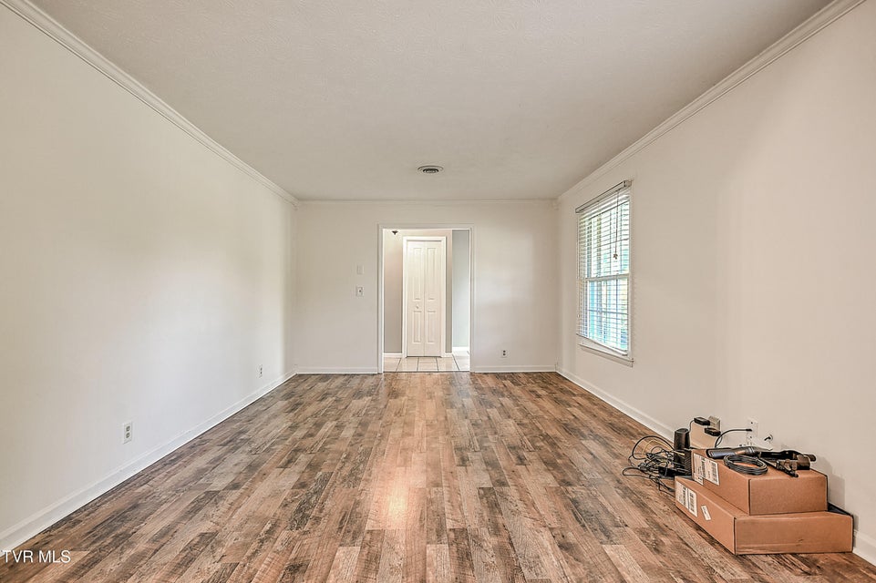 Photo #6: 112 Hillview Road