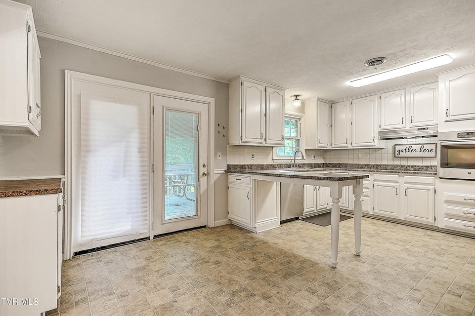 Photo #12: 112 Hillview Road