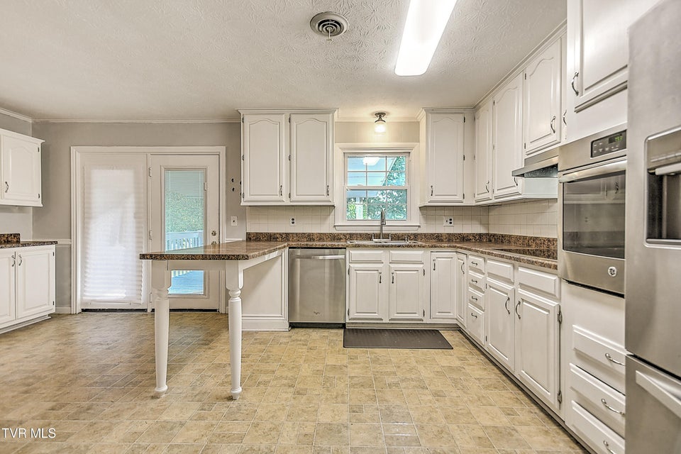 Photo #14: 112 Hillview Road