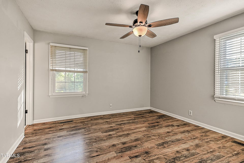 Photo #16: 112 Hillview Road