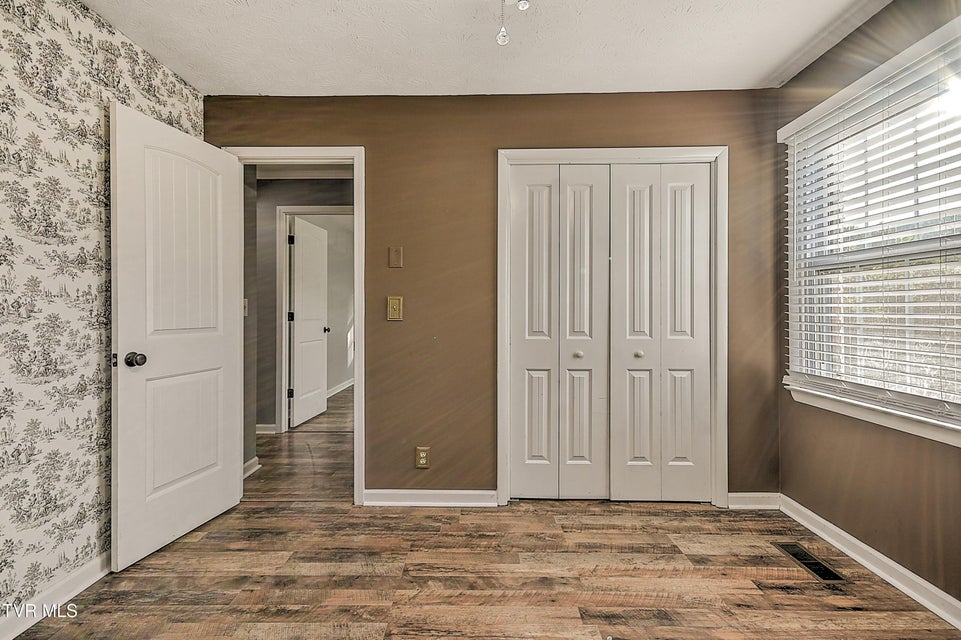 Photo #22: 112 Hillview Road