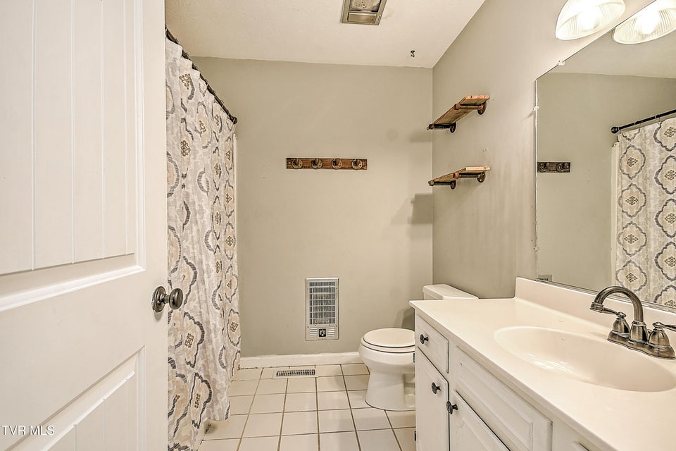 Photo #23: 112 Hillview Road
