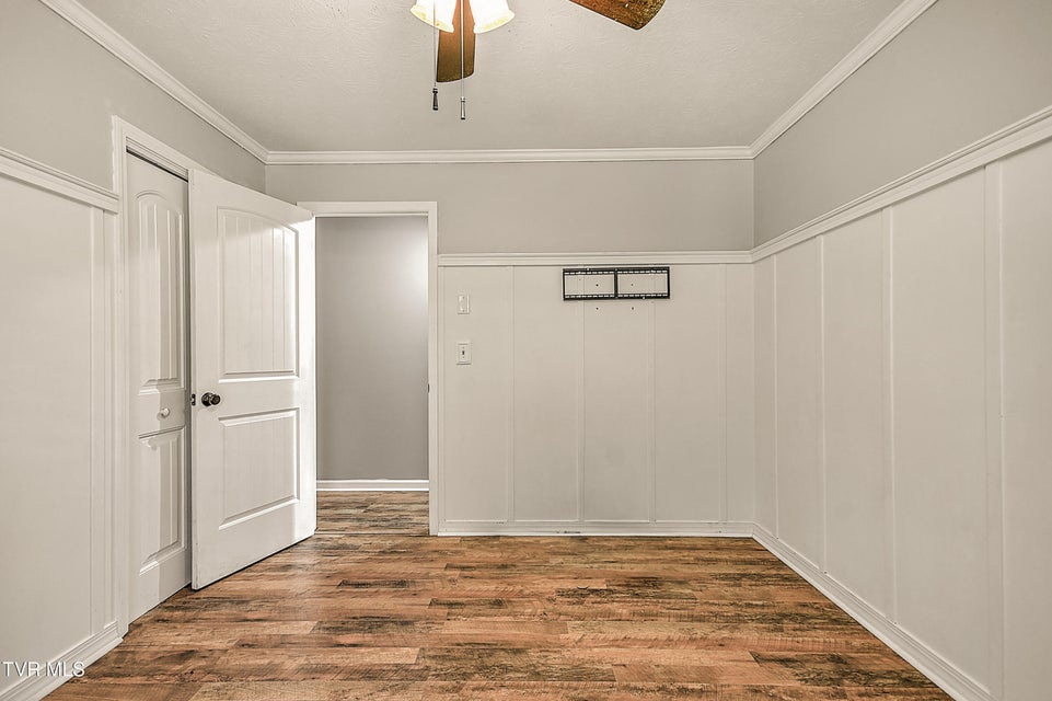 Photo #26: 112 Hillview Road