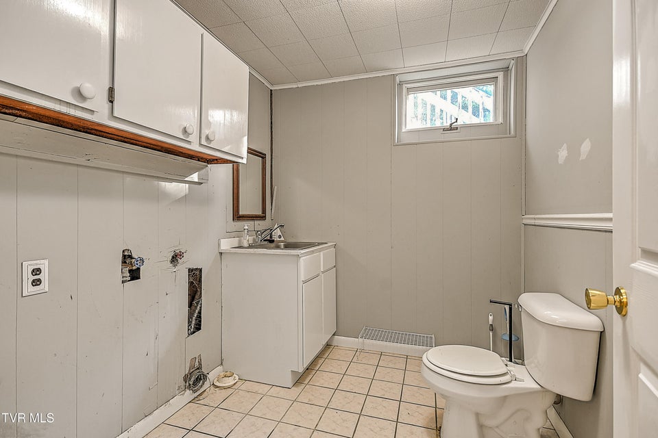 Photo #27: 112 Hillview Road