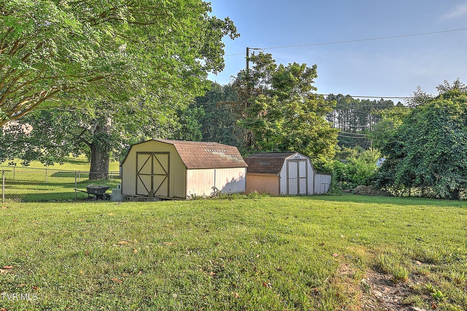 Photo #36: 112 Hillview Road