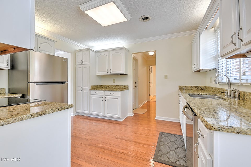 Photo #16: 226 Willowbend Court Court