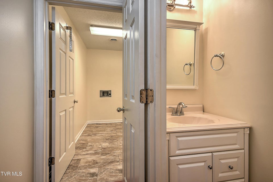 Photo #23: 226 Willowbend Court Court