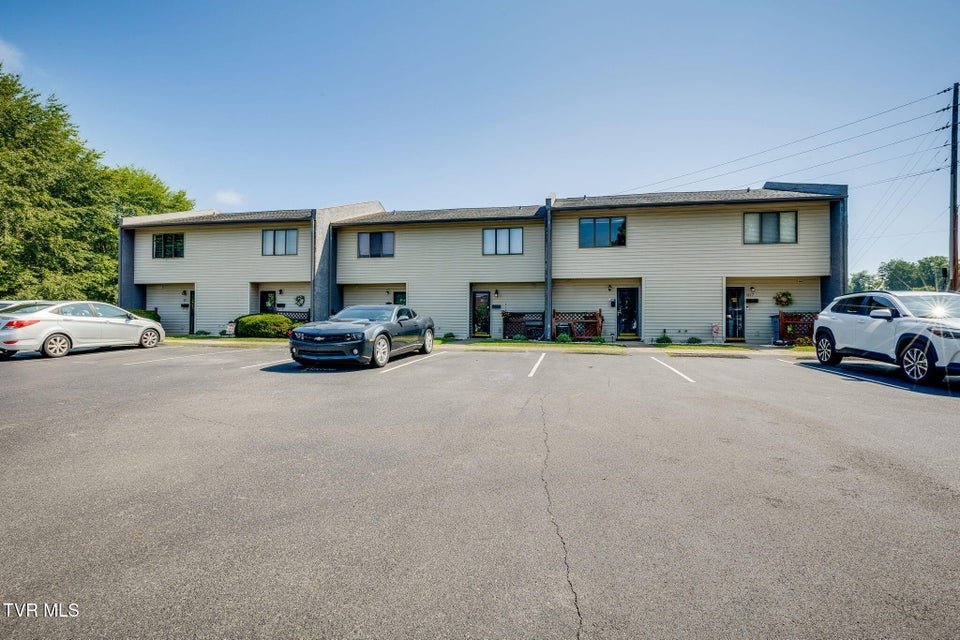 Photo #2: 815 7th Street