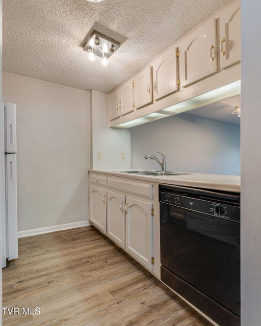 Photo #6: 815 7th Street