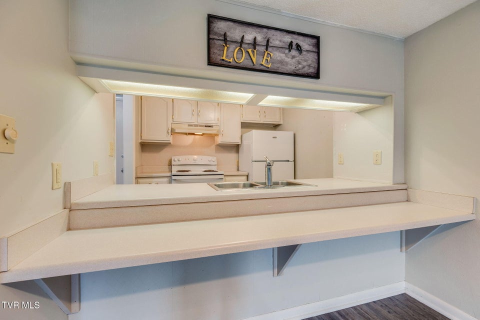 Photo #8: 815 7th Street