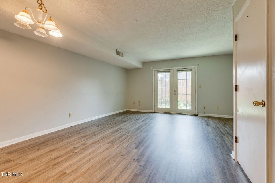 Photo #9: 815 7th Street