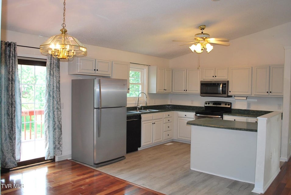 Photo #16: 115 Chimney Top Lane
