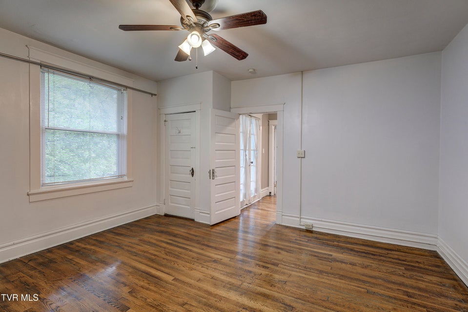 Photo #16: 313 Lamont Street