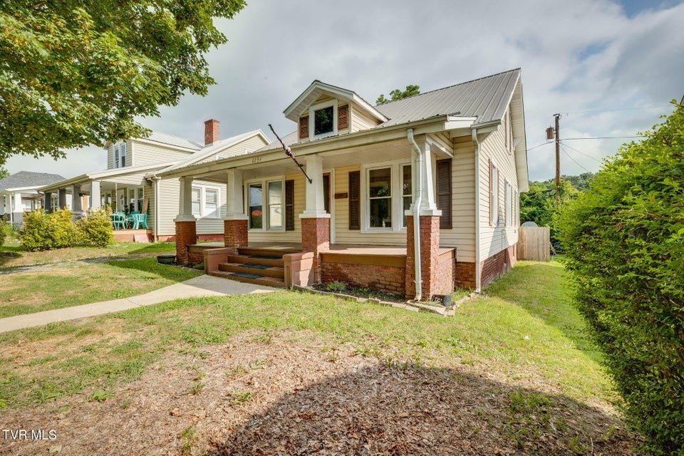 Photo #3: 1234 Center Street
