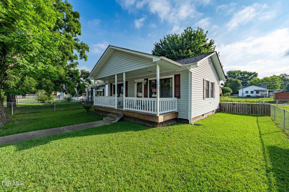Photo #3: 1524 Redwood Drive