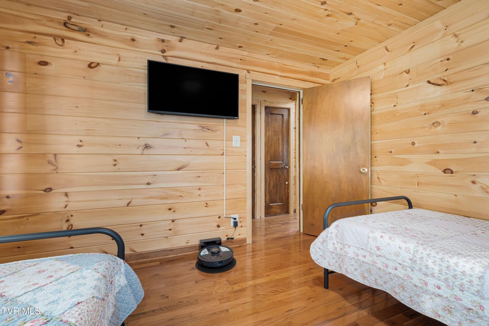 Photo #8: 1524 Redwood Drive