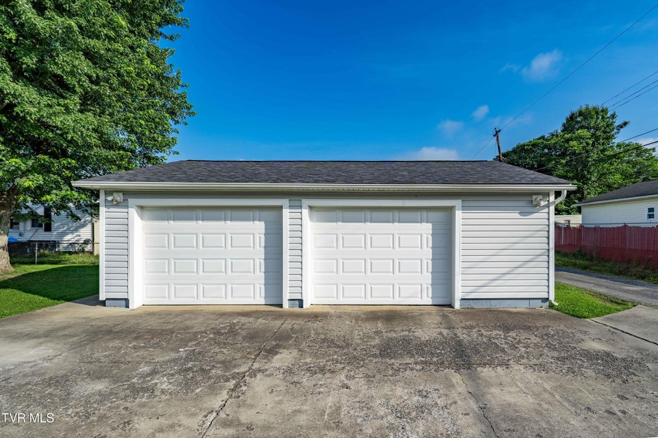 Photo #26: 1524 Redwood Drive