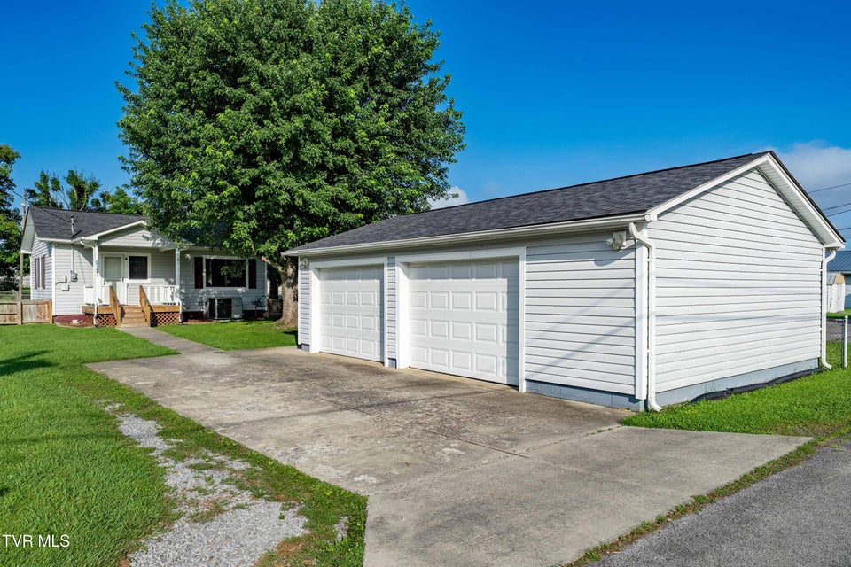 Photo #27: 1524 Redwood Drive