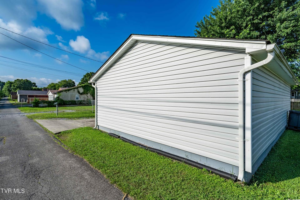 Photo #29: 1524 Redwood Drive