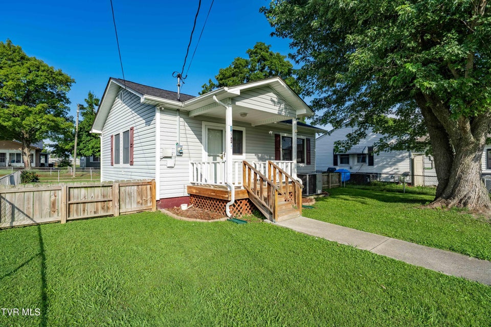 Photo #37: 1524 Redwood Drive
