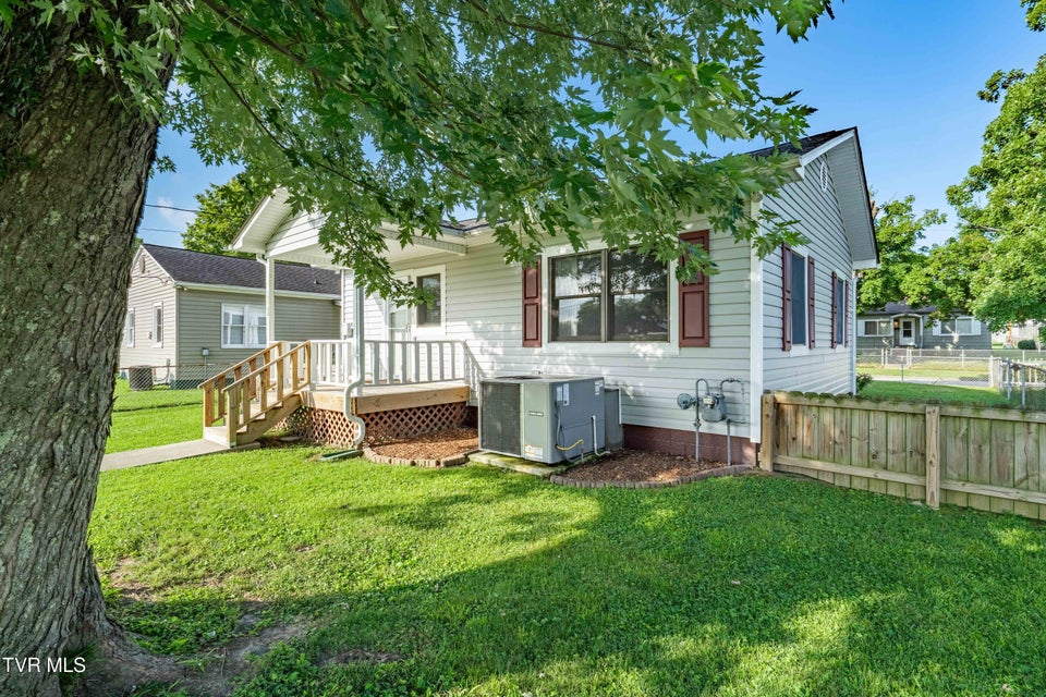 Photo #39: 1524 Redwood Drive